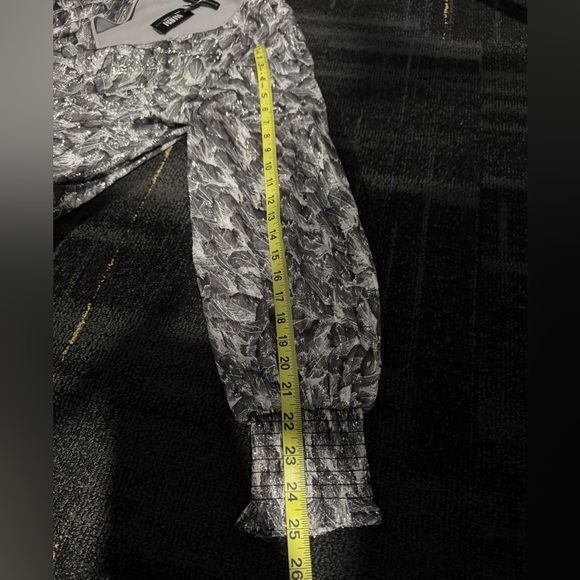 NWT White House Black Market Black, Gray, and Silver Long Sleeve Dress Size L - Picture 9 of 11